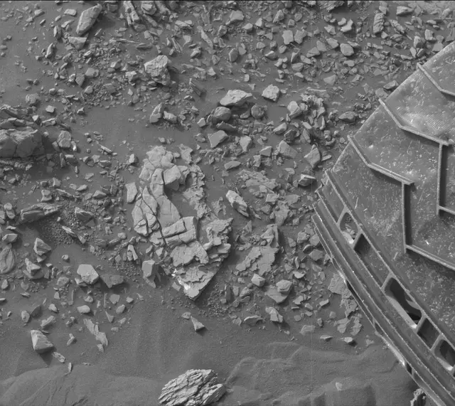 Sol 2831: Mast Camera (Mastcam)