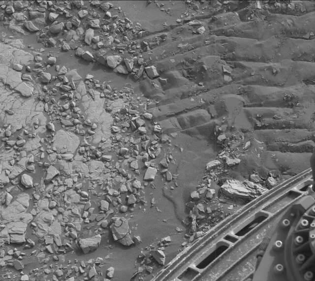 Sol 2831: Mast Camera (Mastcam)