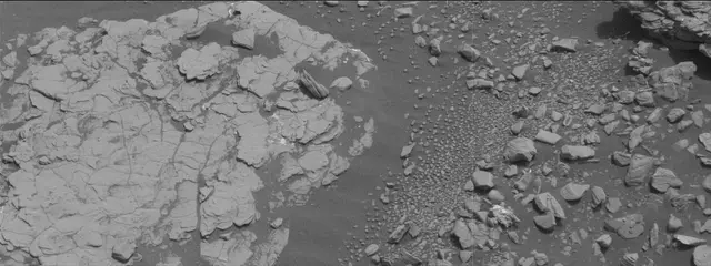 Sol 2833: Mast Camera (Mastcam)