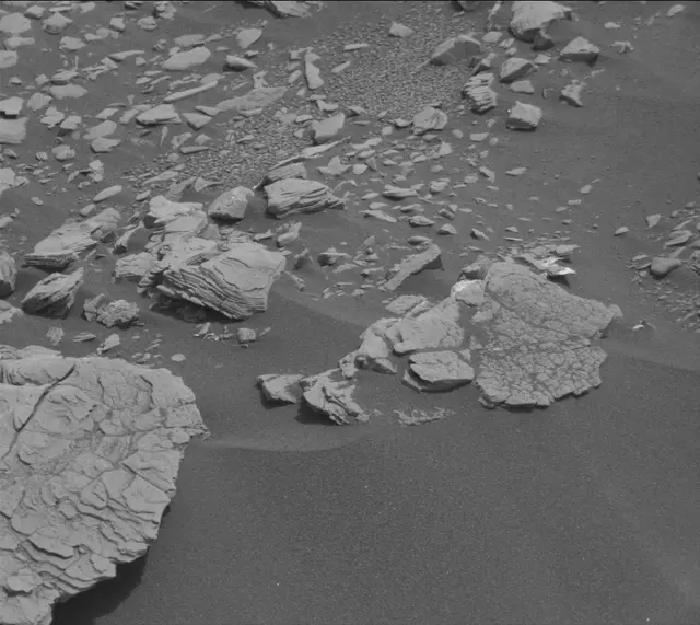 Sol 2833: Mast Camera (Mastcam)