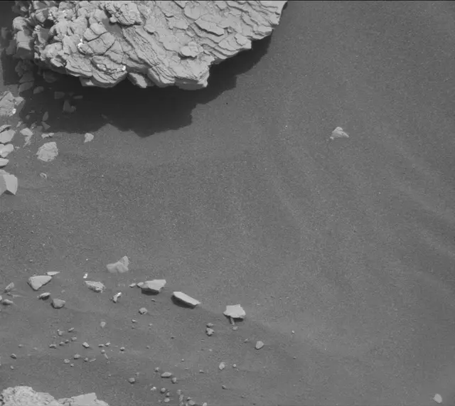 Sol 2833: Mast Camera (Mastcam)