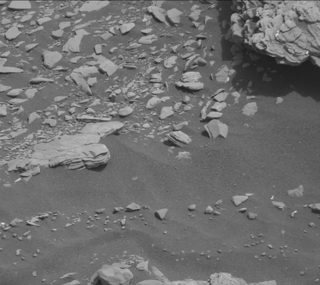 Sol 2833: Mast Camera (Mastcam)
