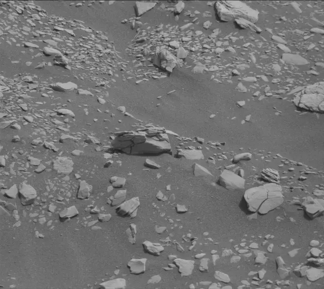 Sol 2833: Mast Camera (Mastcam)