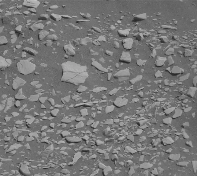 Sol 2833: Mast Camera (Mastcam)