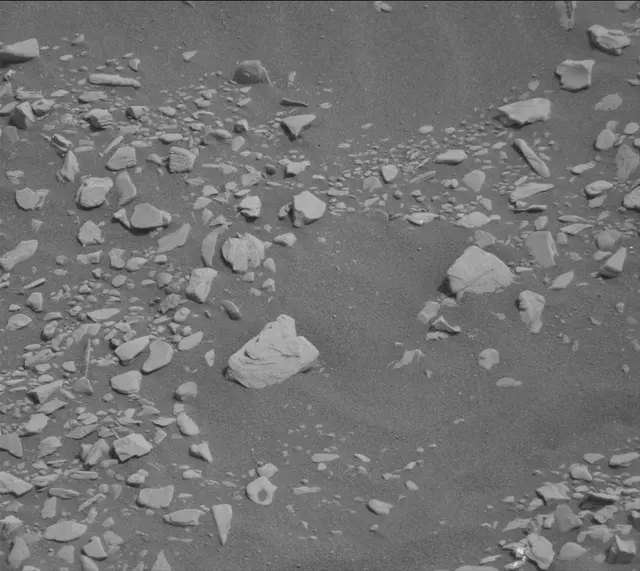 Sol 2833: Mast Camera (Mastcam)