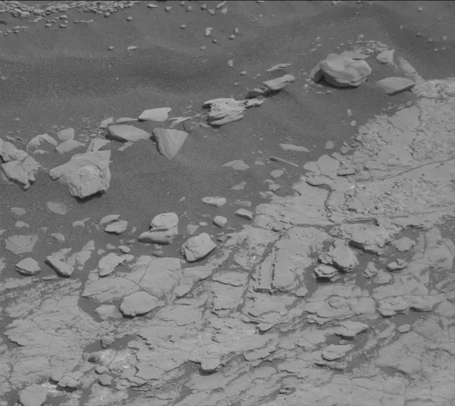 Sol 2833: Mast Camera (Mastcam)
