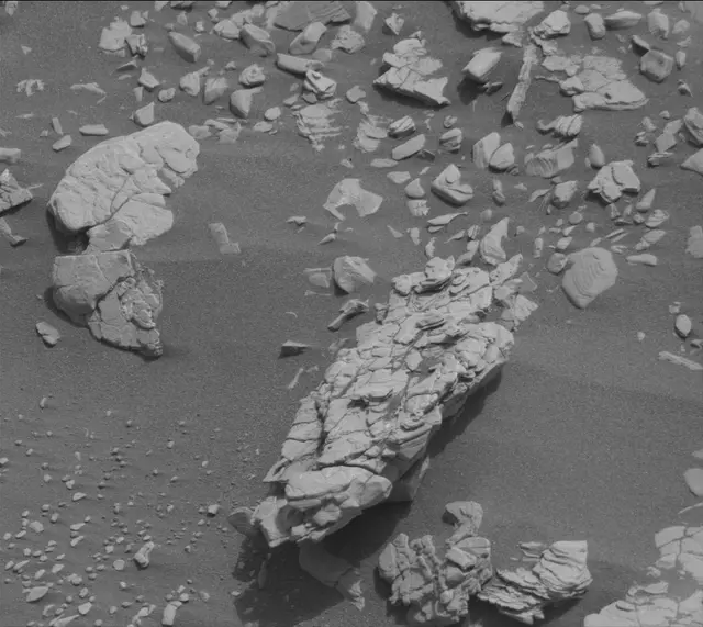 Sol 2833: Mast Camera (Mastcam)