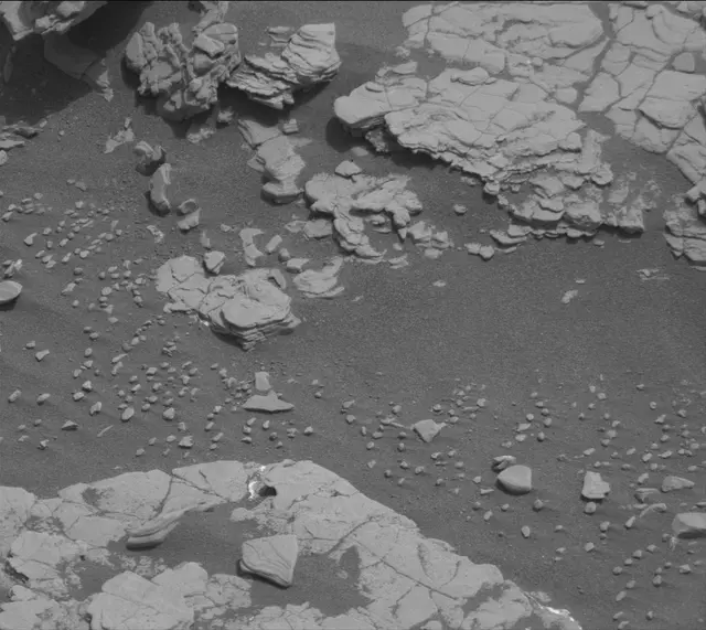 Sol 2833: Mast Camera (Mastcam)
