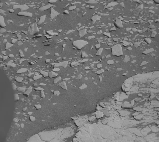 Sol 2833: Mast Camera (Mastcam)