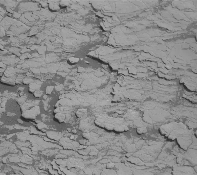 Sol 2833: Mast Camera (Mastcam)