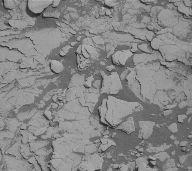 Sol 2833: Mast Camera (Mastcam)
