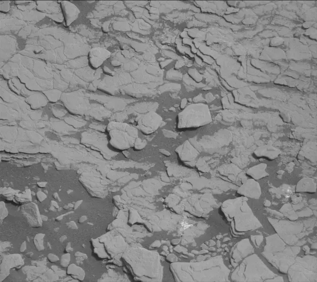 Sol 2833: Mast Camera (Mastcam)
