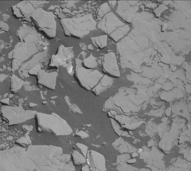Sol 2833: Mast Camera (Mastcam)