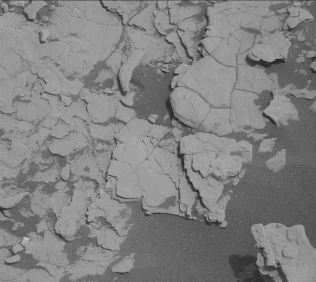 Sol 2833: Mast Camera (Mastcam)