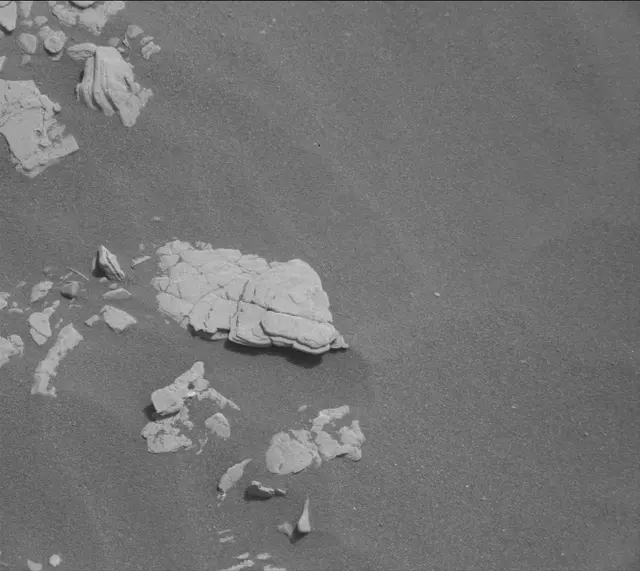 Sol 2833: Mast Camera (Mastcam)