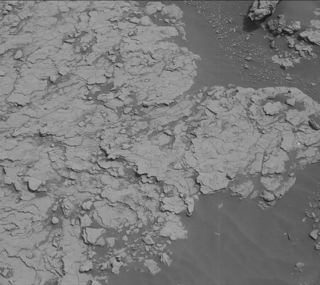 Sol 2839: Mast Camera (Mastcam)
