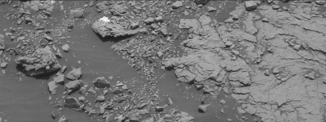 Sol 2850: Mast Camera (Mastcam)