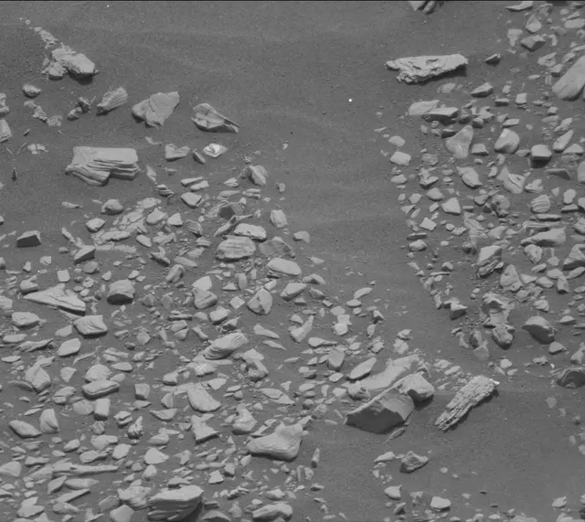 Sol 2850: Mast Camera (Mastcam)