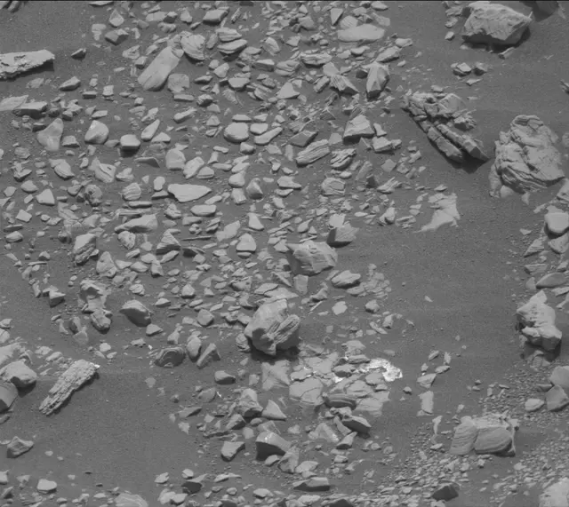 Sol 2850: Mast Camera (Mastcam)
