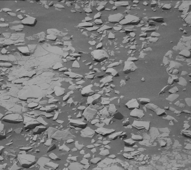Sol 2850: Mast Camera (Mastcam)