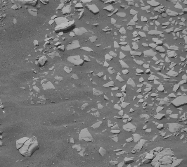 Sol 2850: Mast Camera (Mastcam)