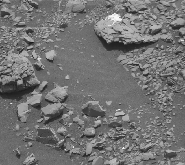 Sol 2850: Mast Camera (Mastcam)