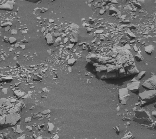 Sol 2850: Mast Camera (Mastcam)