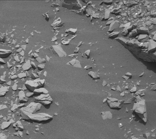 Sol 2850: Mast Camera (Mastcam)