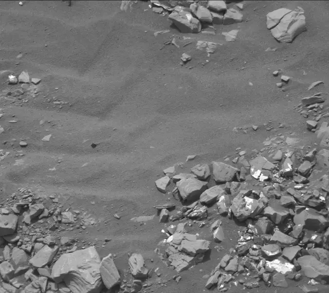 Sol 2850: Mast Camera (Mastcam)