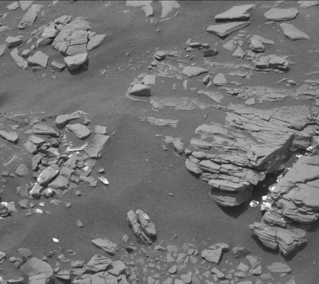 Sol 2850: Mast Camera (Mastcam)