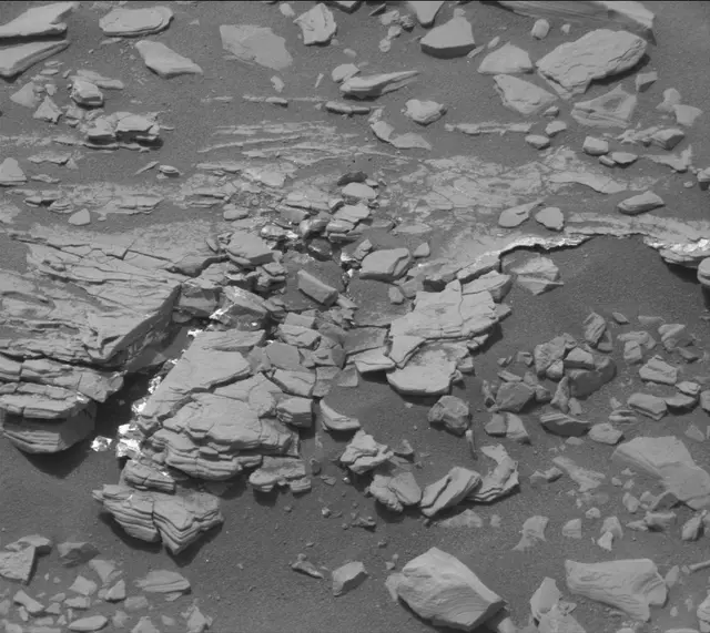 Sol 2850: Mast Camera (Mastcam)