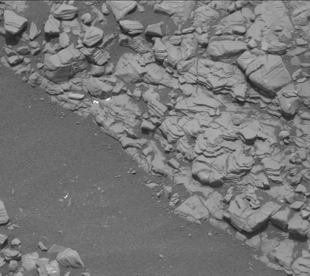 Sol 2850: Mast Camera (Mastcam)