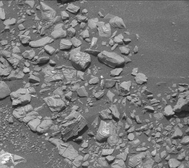 Sol 2850: Mast Camera (Mastcam)