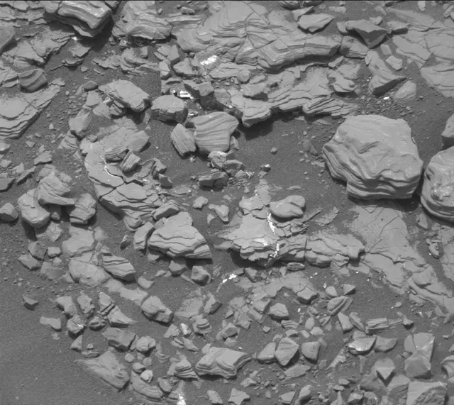 Sol 2850: Mast Camera (Mastcam)