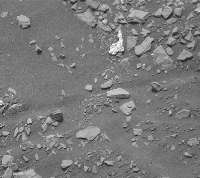Sol 2850: Mast Camera (Mastcam)