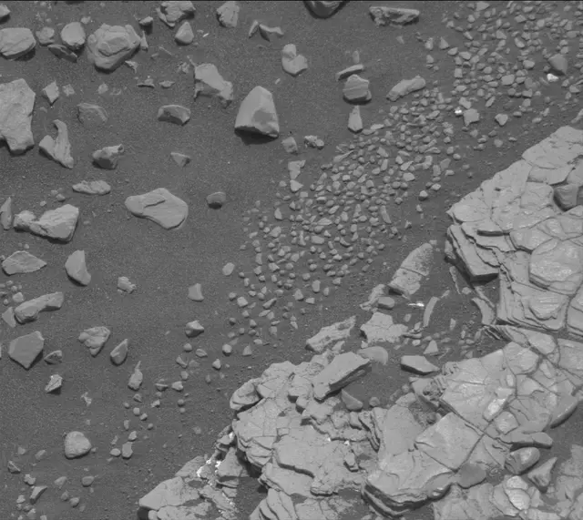 Sol 2850: Mast Camera (Mastcam)