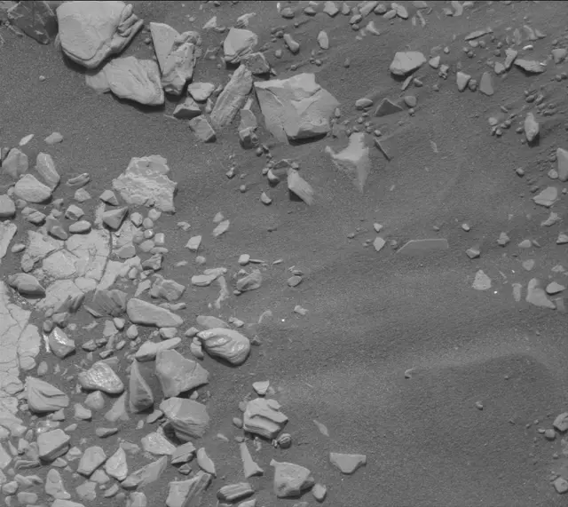 Sol 2850: Mast Camera (Mastcam)