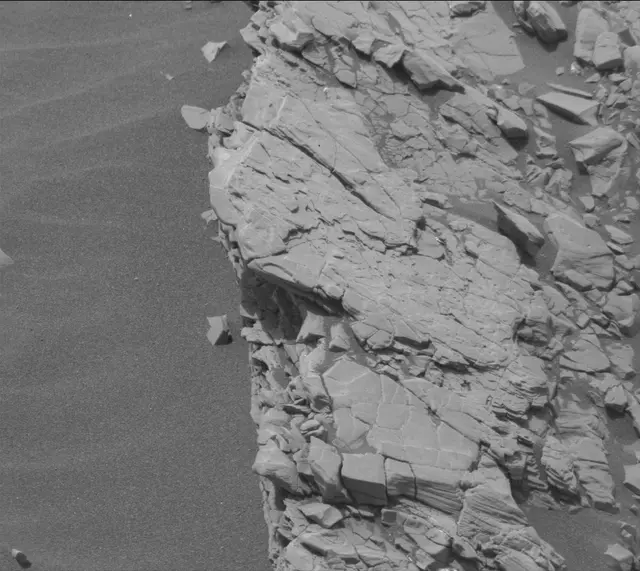 Sol 2853: Mast Camera (Mastcam)
