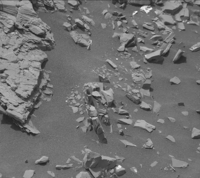 Sol 2853: Mast Camera (Mastcam)