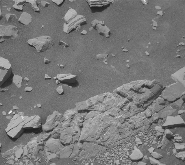 Sol 2853: Mast Camera (Mastcam)
