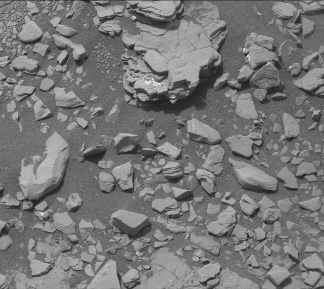 Sol 2853: Mast Camera (Mastcam)