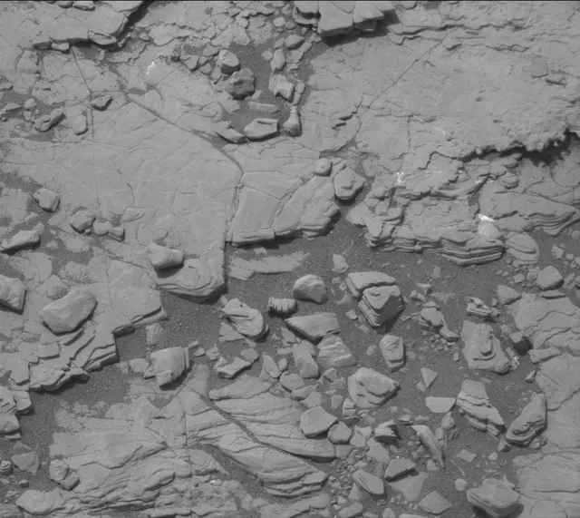 Sol 2853: Mast Camera (Mastcam)