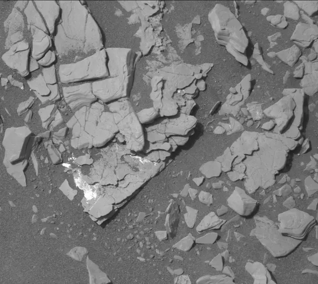 Sol 2853: Mast Camera (Mastcam)