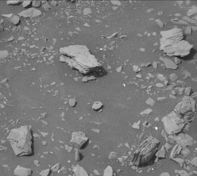 Sol 2860: Mast Camera (Mastcam)