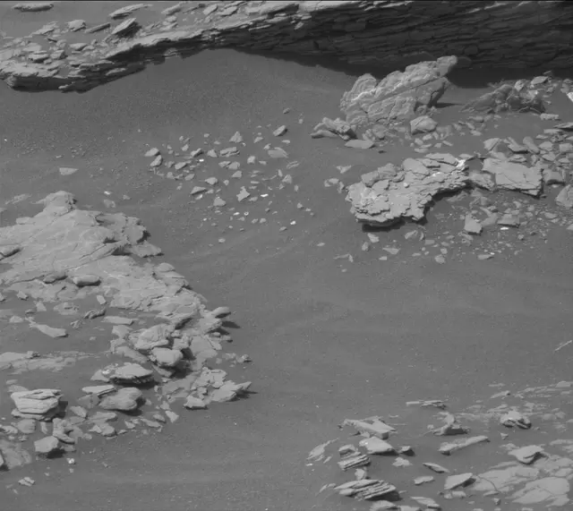 Sol 2873: Mast Camera (Mastcam)