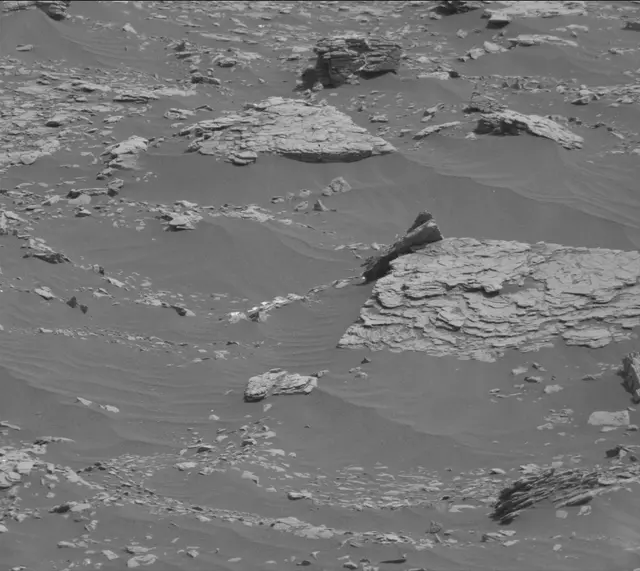 Sol 2889: Mast Camera (Mastcam)