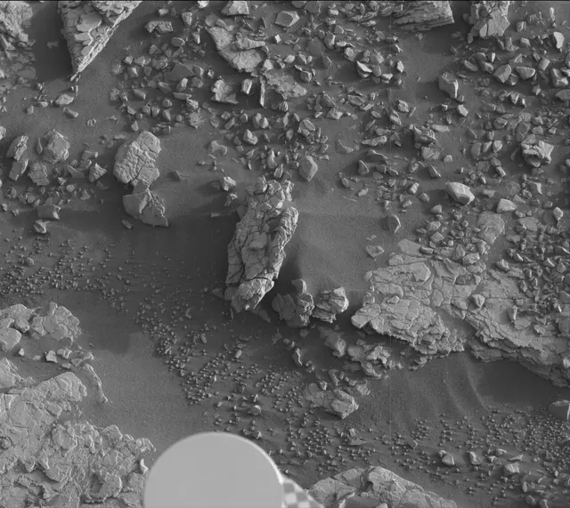 Sol 2904: Mast Camera (Mastcam)