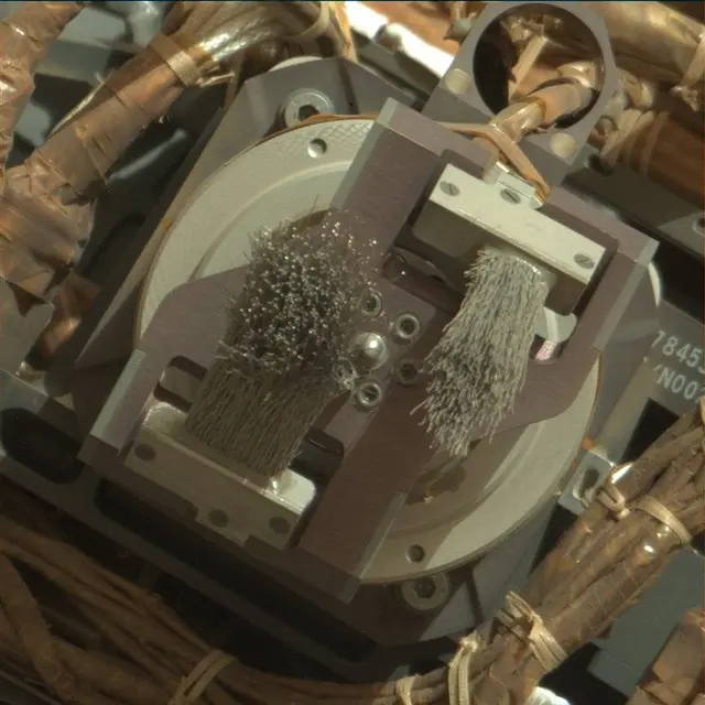 Sol 2906: Mast Camera (Mastcam)