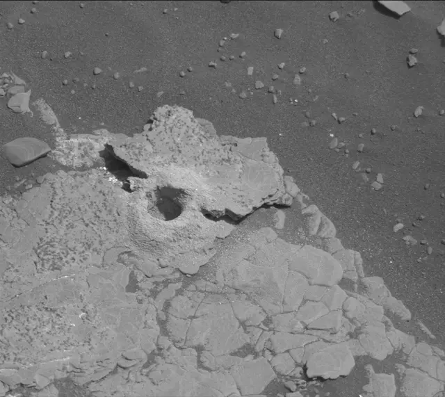 Sol 2911: Mast Camera (Mastcam)