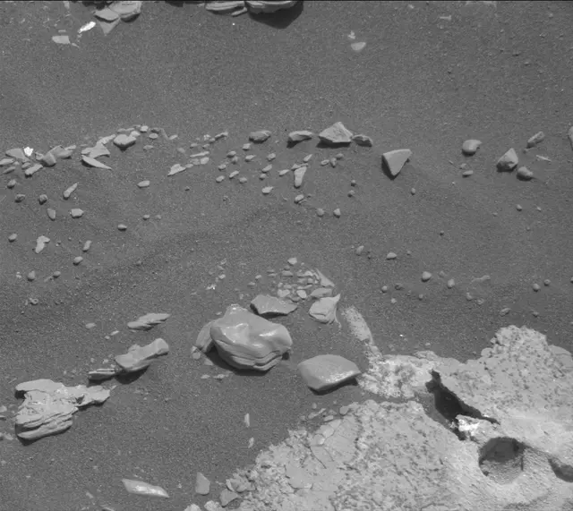 Sol 2914: Mast Camera (Mastcam)